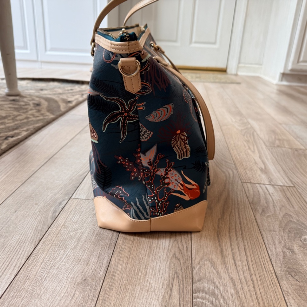 Spartina 449 Mystic Mermaid XL Tech Tote - Picture 4 of 9